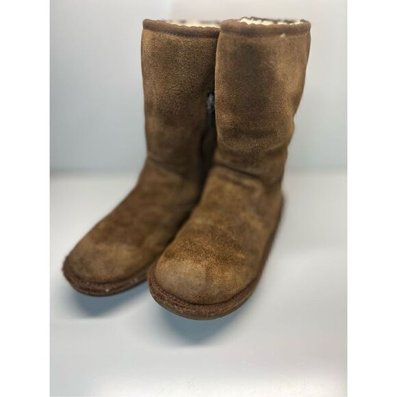 UGG Australia  Size 2 Genuine Sheepskin Winter Boots Chestnut Suede - Picture 1 of 9
